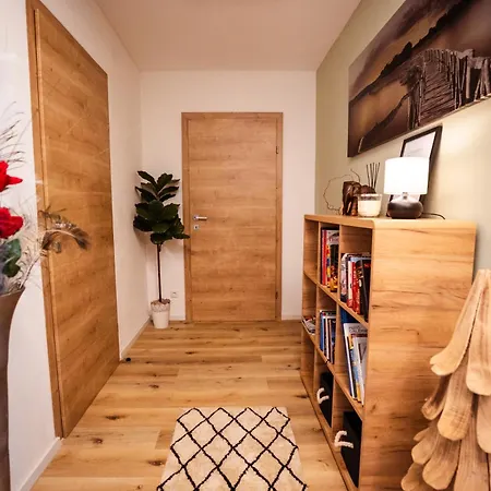 別荘 Charmantes Haus -naehe Parndorf-neusiedl-wien-hu-sk *