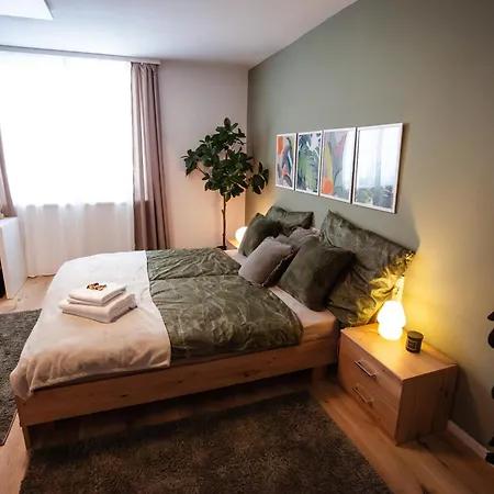 Charmantes Haus -naehe Parndorf-neusiedl-wien-hu-sk Holiday home *
