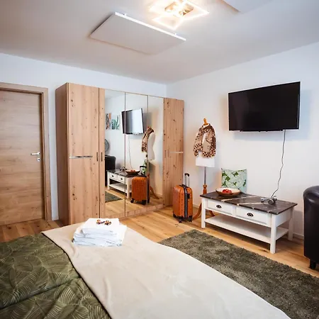 Charmantes Haus -naehe Parndorf-neusiedl-wien-hu-sk * ブルック・アン・デア・ライタ